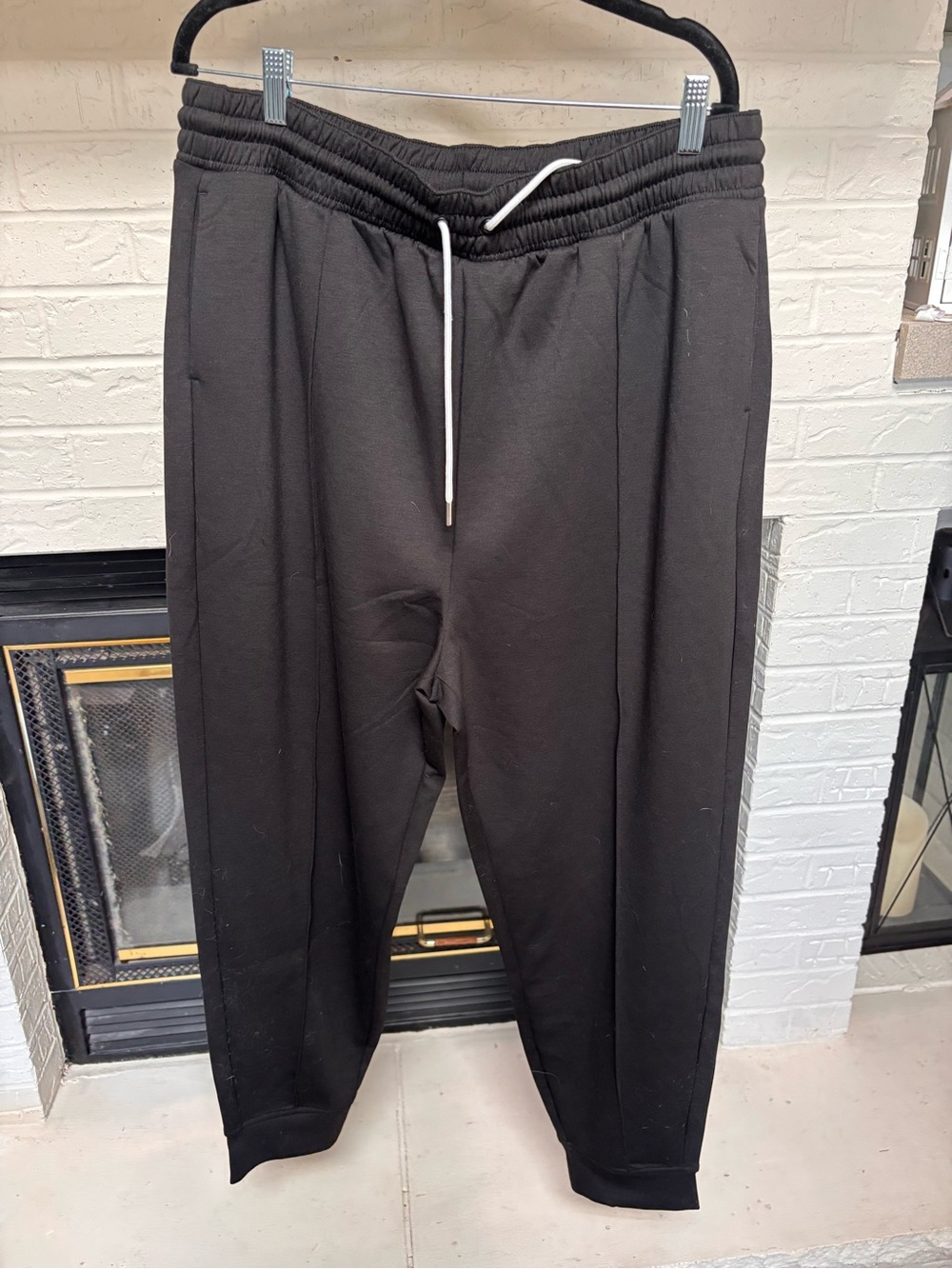 Zenana Outfitters Black Cropped Jogger Pants with White Drawcord